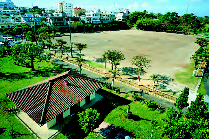 沖縄市サブトラック兼ソフトボール場